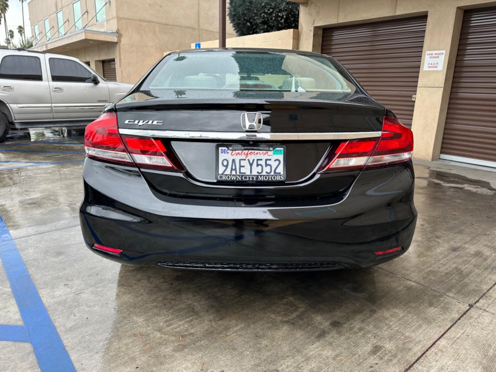 2013 Black /Grey Honda Civic LX Sedan 5-Speed AT (19XFB2F53DE) with an 1.8L L4 SOHC 16V engine, 5-Speed Automatic transmission, located at 30 S. Berkeley Avenue, Pasadena, CA, 91107, (626) 248-7567, 34.145447, -118.109398 - Photo #5